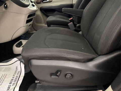 2018 Chrysler Pacifica LX