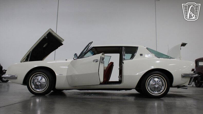 1964 Studebaker Avanti