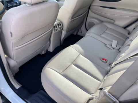 2016 Nissan Rogue SL