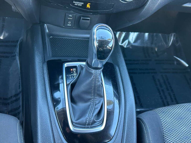 2017 Nissan Rogue Sport SV