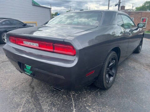 2014 Dodge Challenger SXT Plus