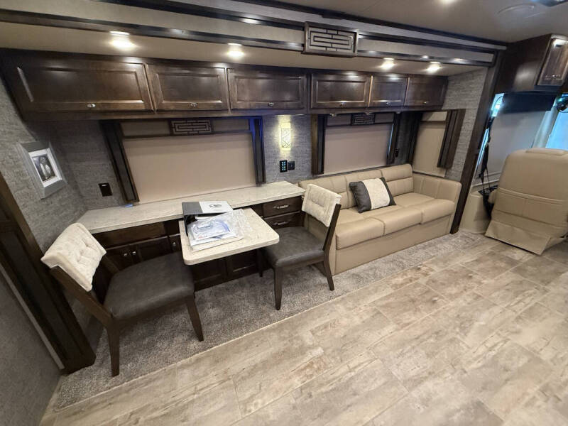 2020 Tiffin Allegro RED