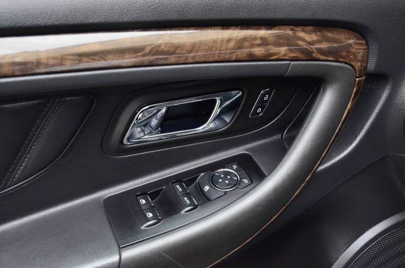 2019 Ford Taurus Limited