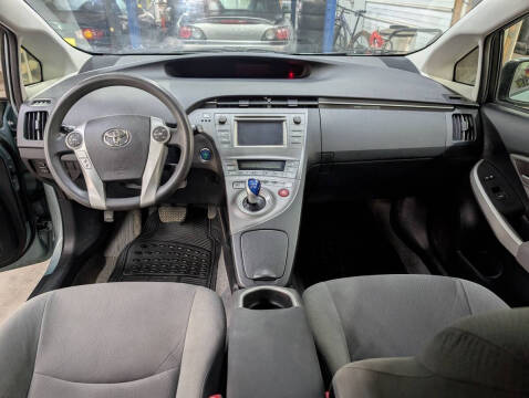 2012 Toyota Prius Two