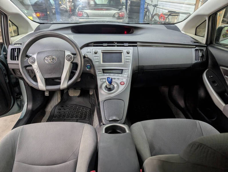 2012 Toyota Prius Two