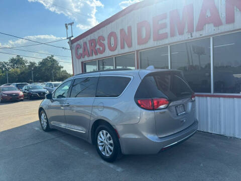 2017 Chrysler Pacifica Touring-L