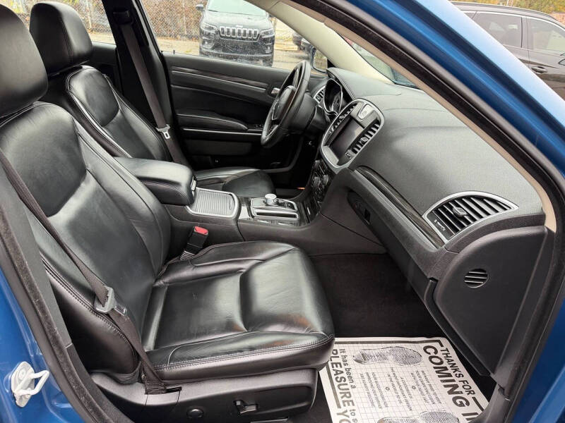 2022 Chrysler 300 Touring L