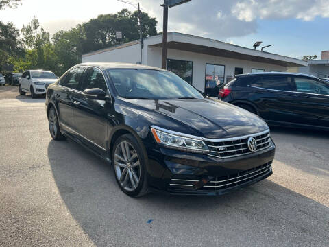 2017 Volkswagen Passat for sale at Texas Luxury Auto in Houston TX