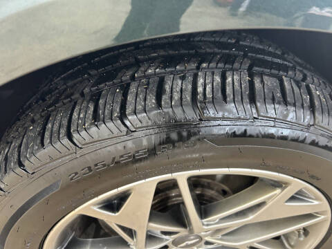 2023 Genesis GV70 2.5T Standard