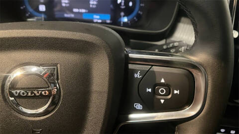 2025 Volvo XC40 B5 Plus Bright Theme