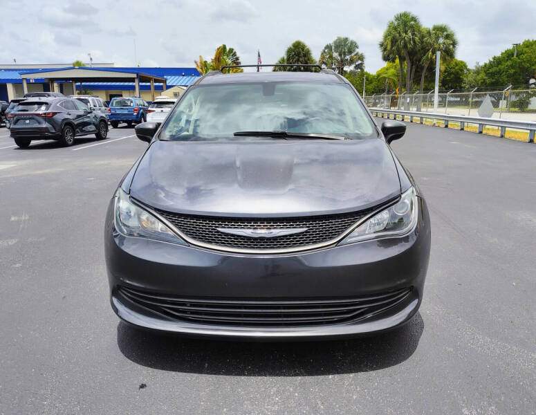 2020 Chrysler Voyager LXi