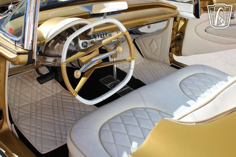 1957 Ford Thunderbird
