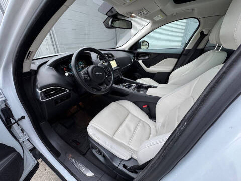 2017 Jaguar F-PACE 35t Prestige