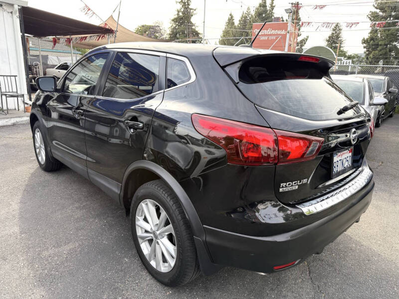 2017 Nissan Rogue Sport SL