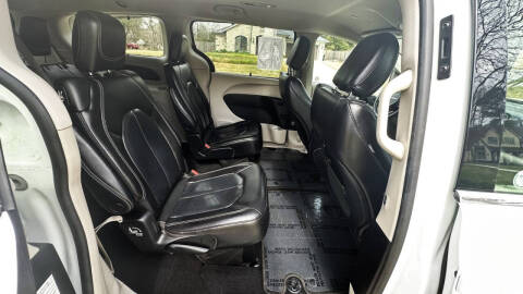 2022 Chrysler Pacifica Touring L
