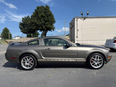 2005 Ford Mustang V6 Premium