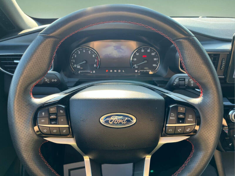 2024 Ford Explorer ST-Line
