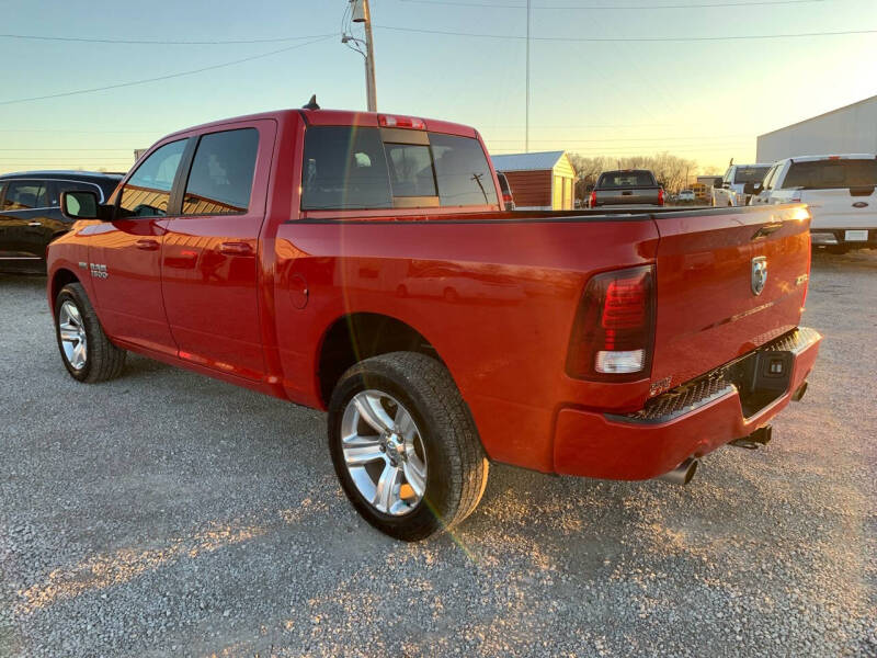 2016 RAM Ram 1500 Pickup Sport photo 3