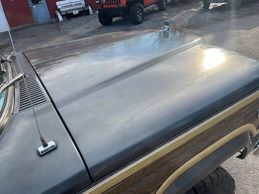 1989 Jeep Grand Wagoneer 53