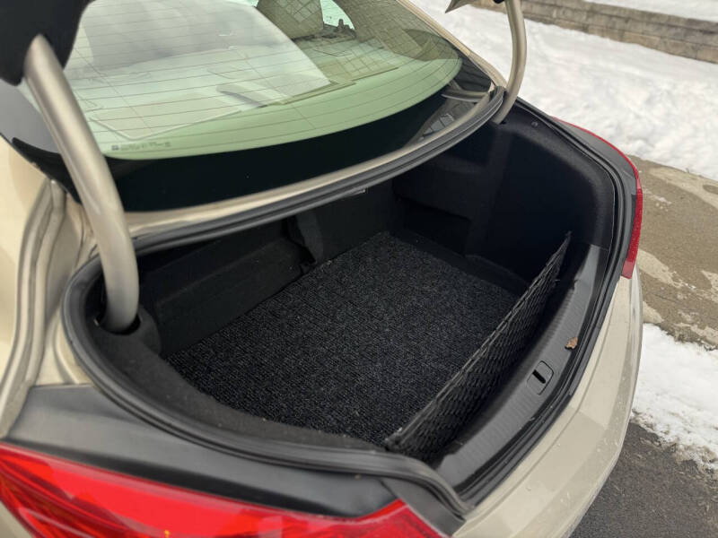 2012 Buick Regal Premium 2