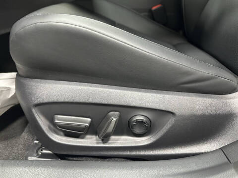 2025 Toyota Prius XLE