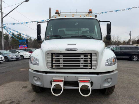 2011 Freightliner Business class M2