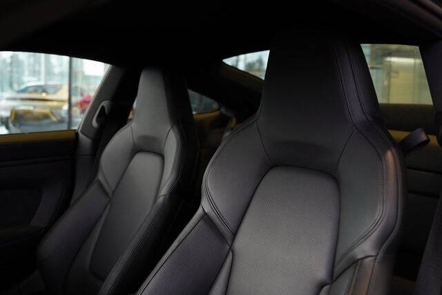 2024 Porsche 911 Carrera 4 GTS