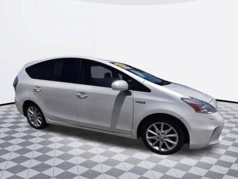 2014 Toyota Prius v Five