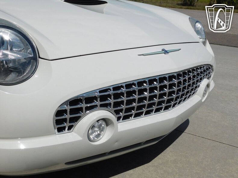 2002 Ford Thunderbird Deluxe