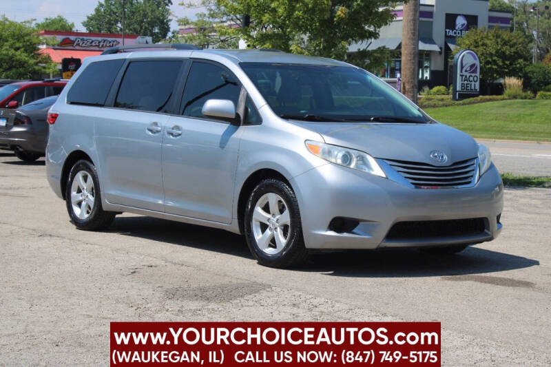 2017 Toyota Sienna LE 7-Passenger Auto Access Seat
