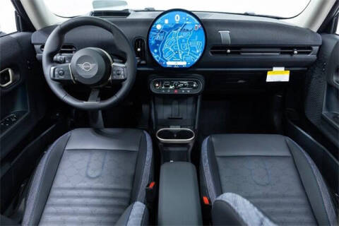 2025 MINI Hardtop 2 Door Cooper Signature Trim