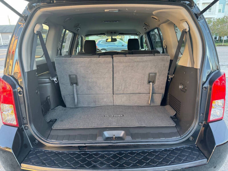 2011 Nissan Pathfinder SV