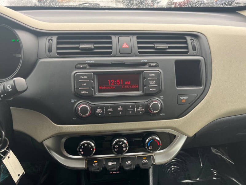 2013 Kia Rio 5-Door LX