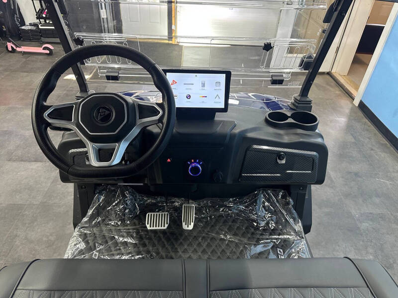 2025 Denago Rover XL