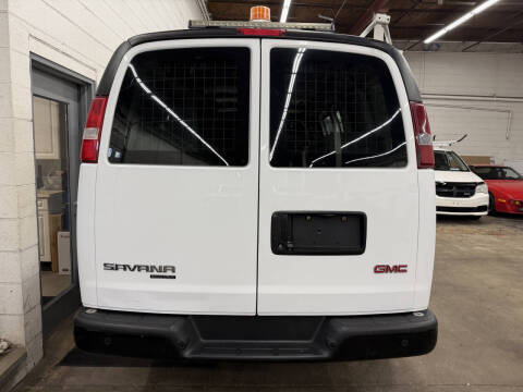 2016 GMC Savana 2500