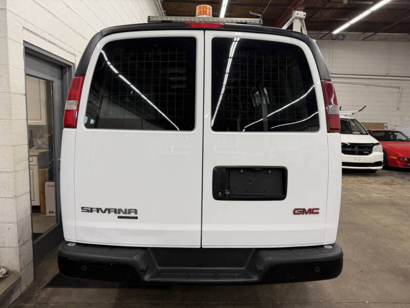 2016 GMC Savana 2500