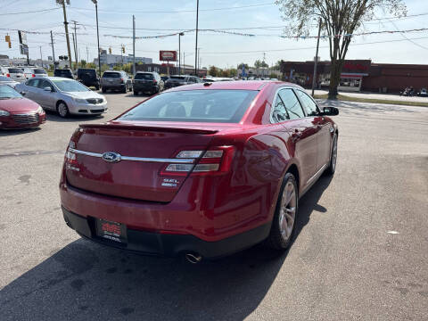 2013 Ford Taurus SEL