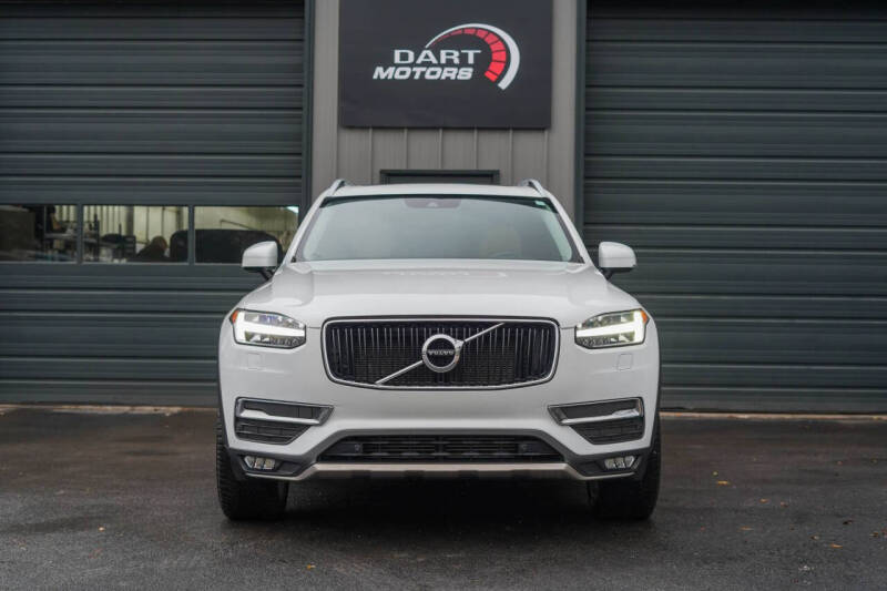 2016 Volvo XC90 T6 Momentum