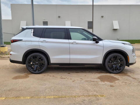 2026 Mitsubishi Outlander LE