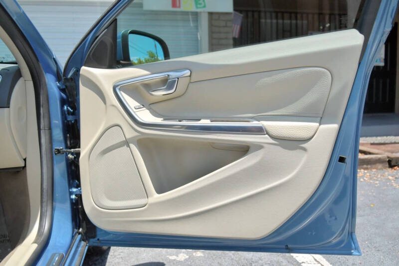 2014 Volvo S60 T5 Premier