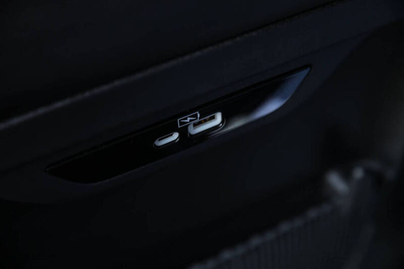 2023 Chrysler Pacifica Plug-In Hybrid Limited