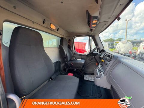 2018 Freightliner M2 106