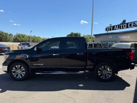 2017 Nissan Titan