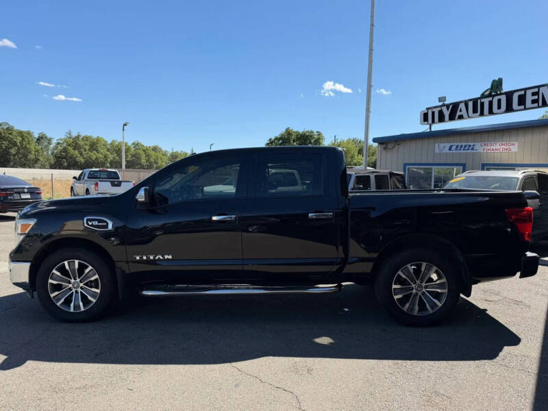 2017 Nissan Titan
