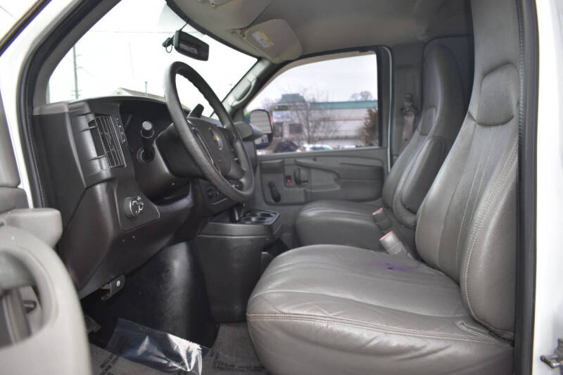 2013 Chevrolet Express Cargo Work Van photo 13