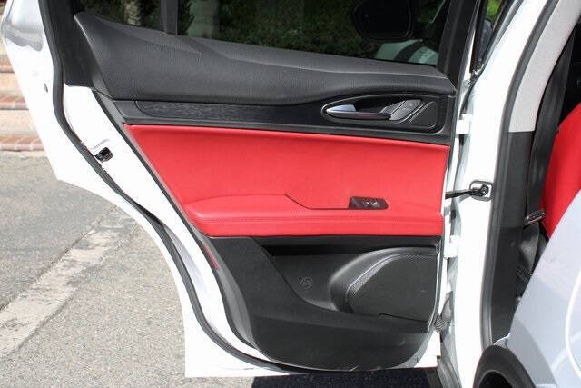 2021 Alfa Romeo Stelvio Sprint