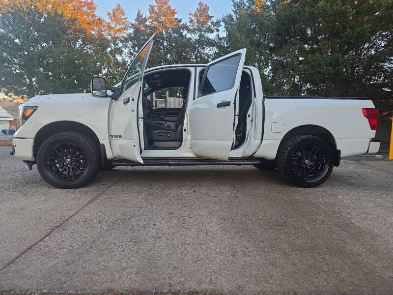 2018 Nissan Titan SV