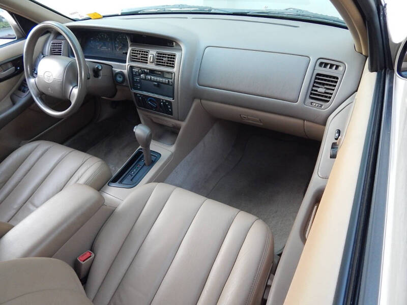 1997 Toyota Avalon XL