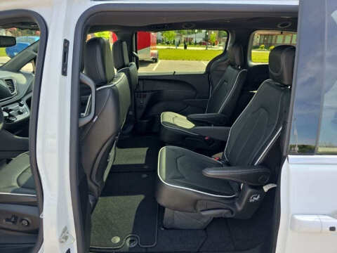 2027 Chrysler Pacifica Limited