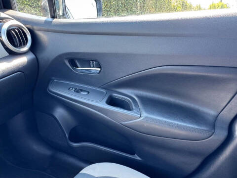 2020 Nissan Versa SV